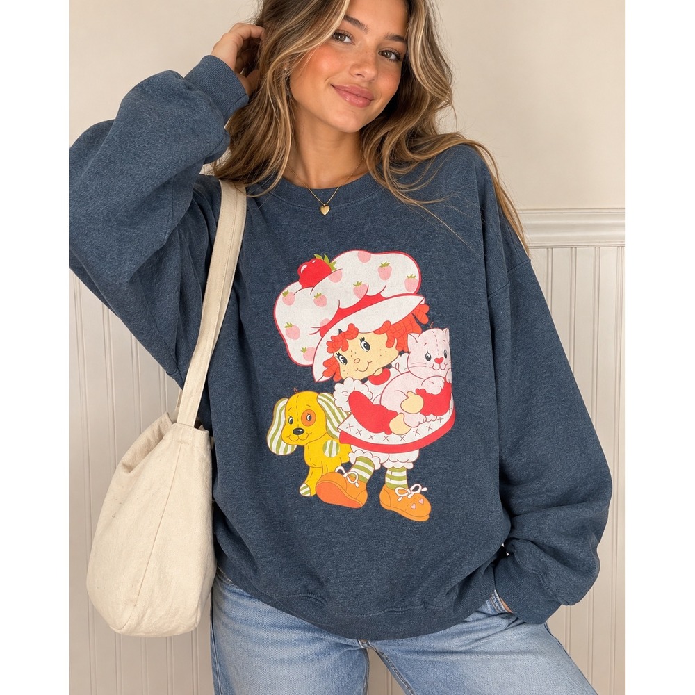 Gildan Strawberry Shortcake Graphic Crewneck Sweatshirt